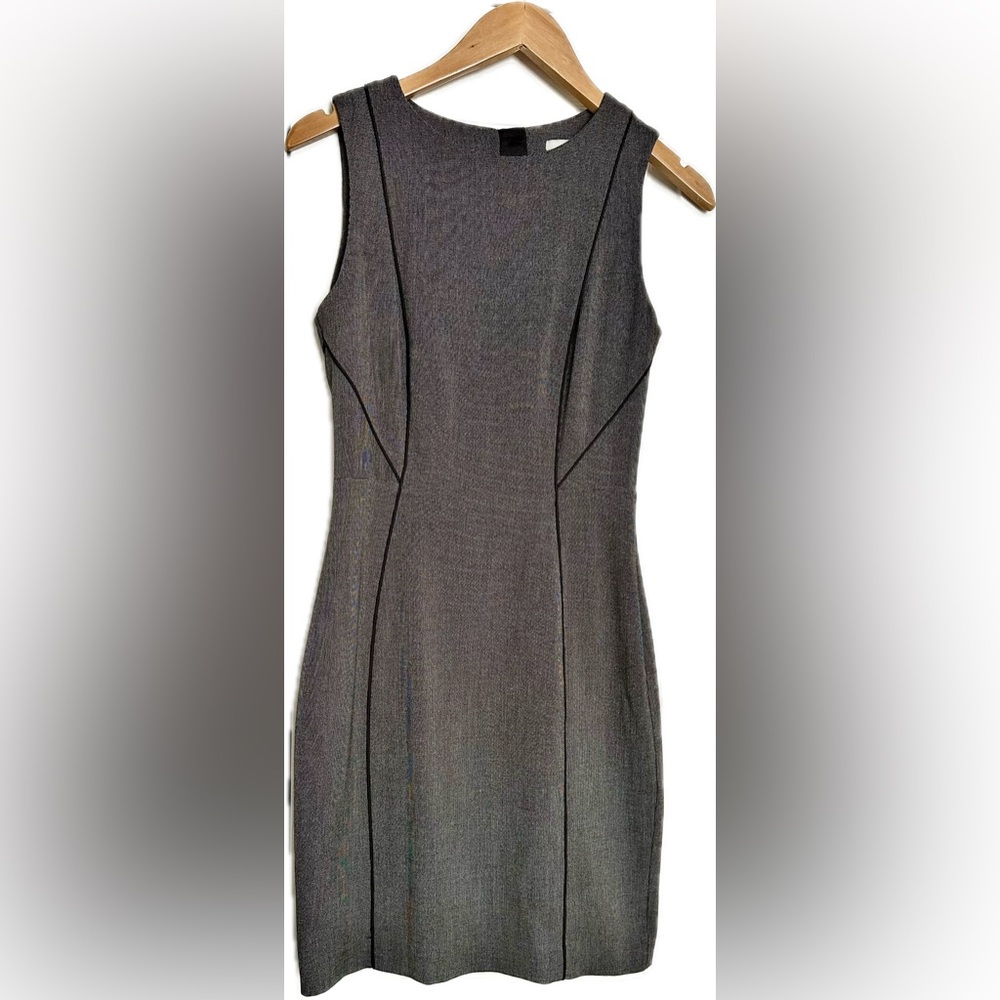 H&M Sleeveless Fitted Gray Dress with Black Piping